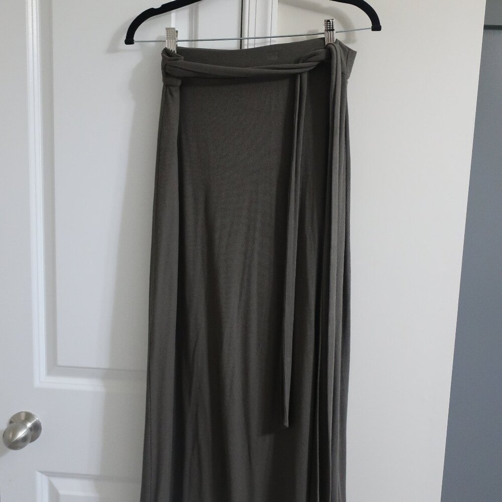 POINT Olive Green Ribbed Maxi Wrap Skirt Excellent Used Condition Small